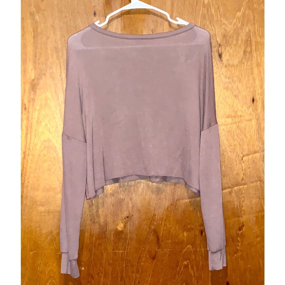 WINDSOR Long Sleeve Crop. Size Medium - Picture 2 of 4